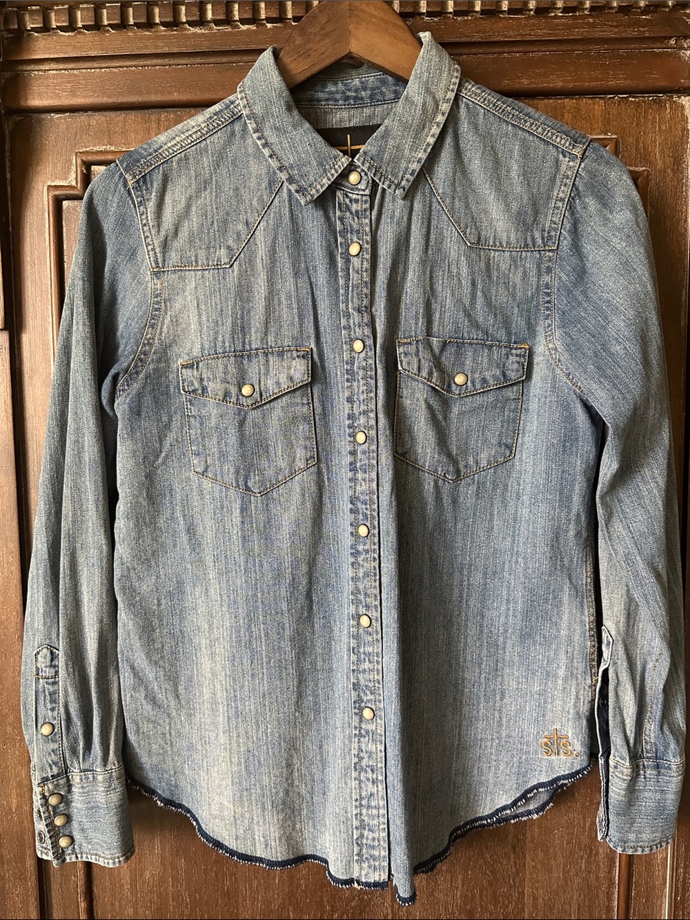 STS Ranchwear Light Blue Denim Western Snap-Front Shirt - Picture 2 of 6